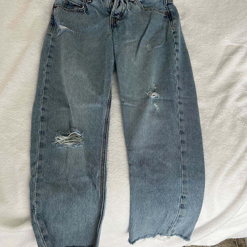 Old Navy Women's Distressed Blue Jeans